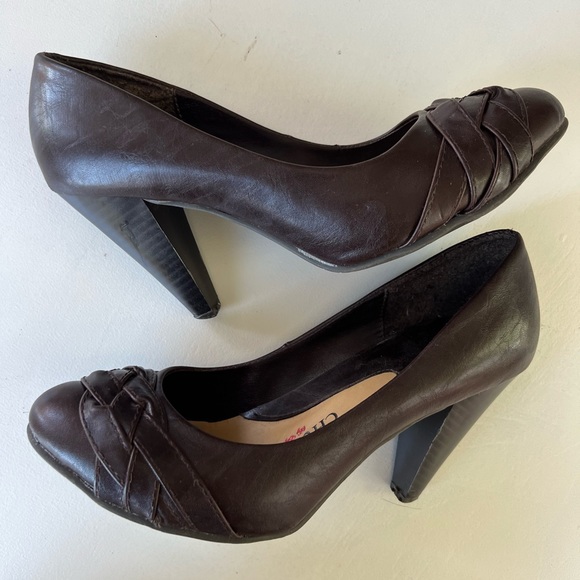 Cherish pumps size 8 - Picture 2 of 13